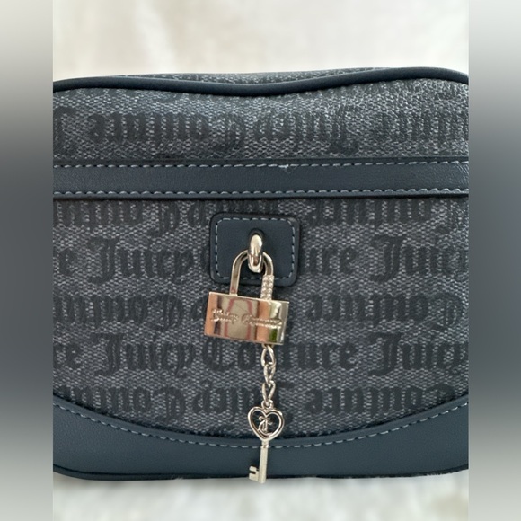 Juicy Couture Eastside Westside Camera Crossbody Bag - Picture 2 of 8